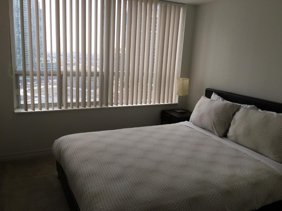 Maplewood Suites - Square One 미시소거 외부 사진