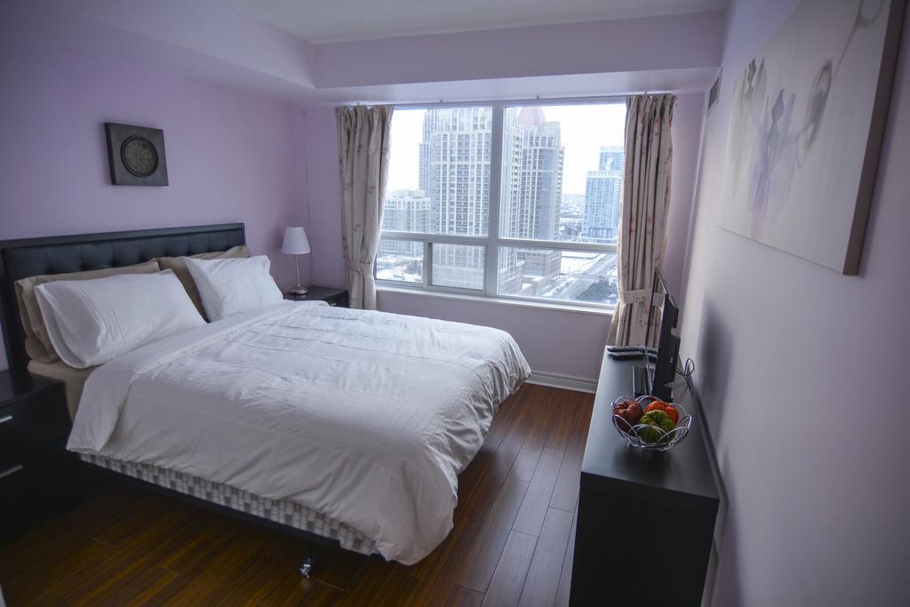 Maplewood Suites - Square One 미시소거 객실 사진