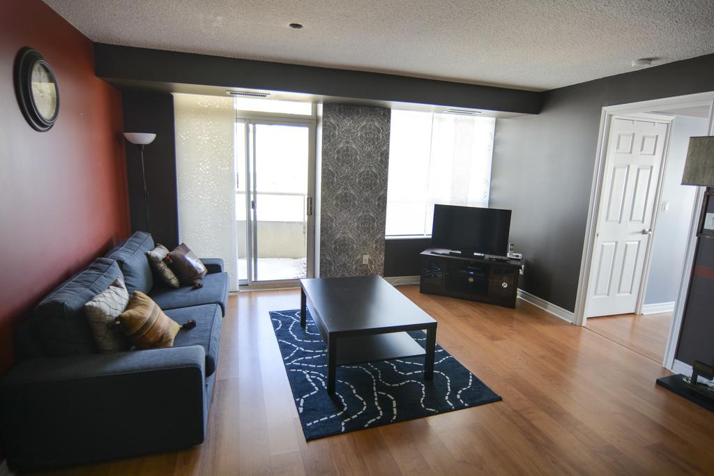 Maplewood Suites - Square One 미시소거 객실 사진