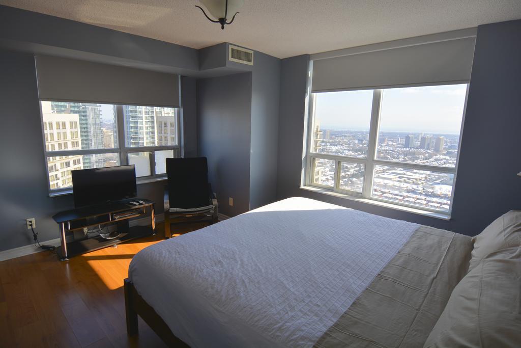 Maplewood Suites - Square One 미시소거 객실 사진