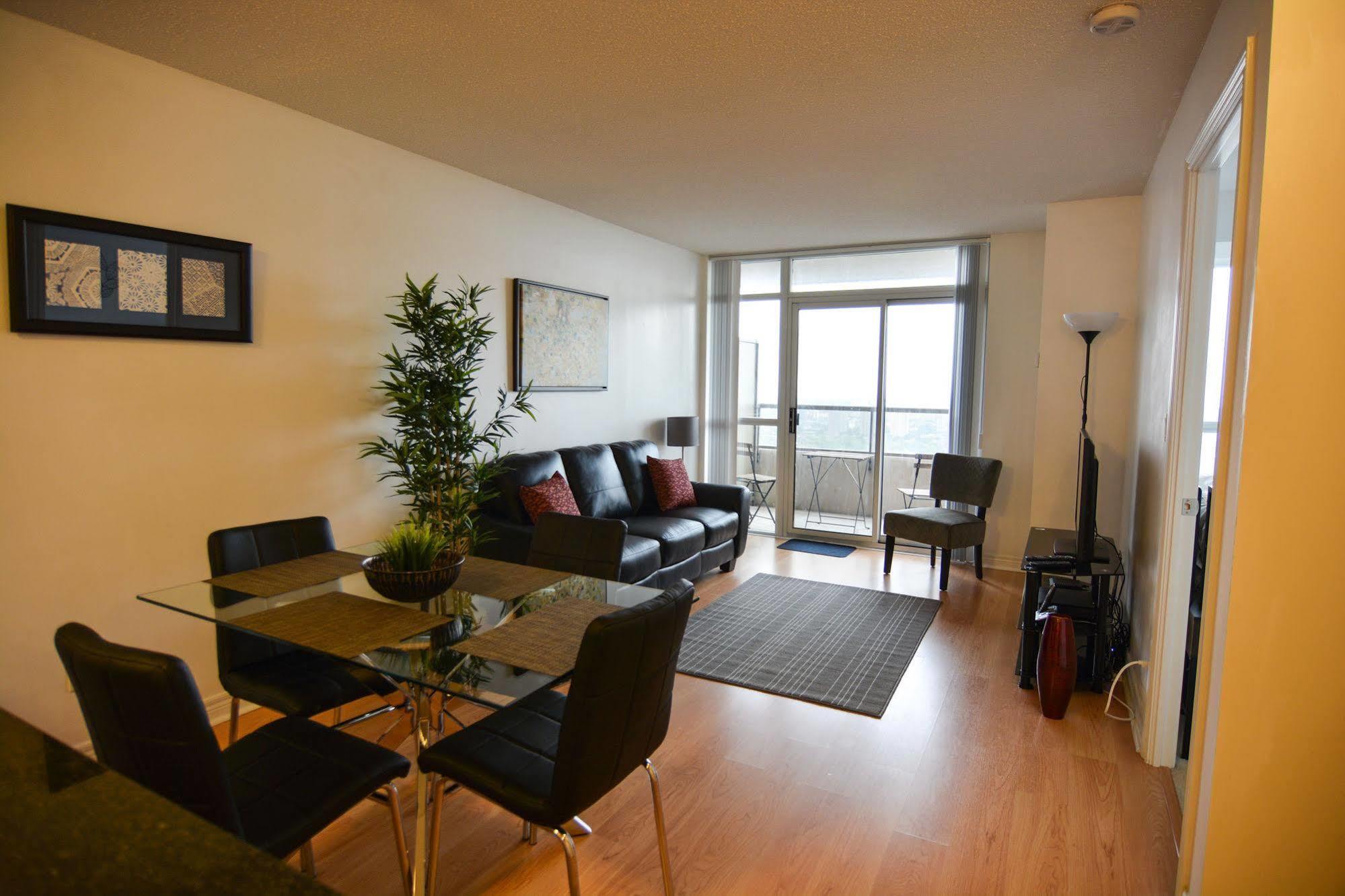 Maplewood Suites - Square One 미시소거 외부 사진